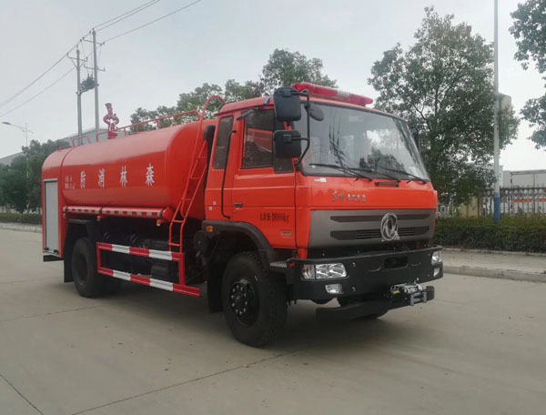 東風(fēng)四驅(qū)消防灑水車 東風(fēng)四驅(qū)消防灑水車