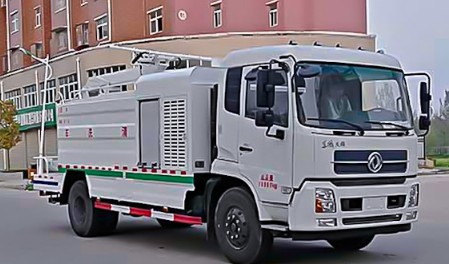 多功能灑水車_東風天錦太陽能光伏板清洗車3