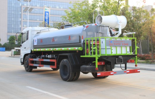 東風天錦霧炮車高清圖片 東風天錦霧炮車高清圖片