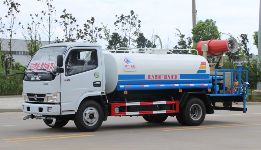 5方東風多利卡霧炮車(朝柴發動機)高清圖片 5方東風多利卡霧炮車(朝柴發動機)高清圖片