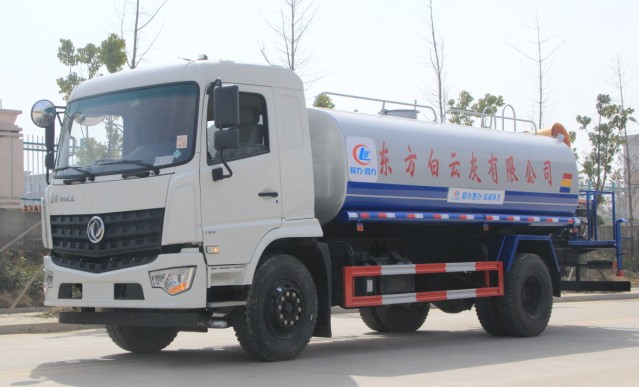 東風(fēng)新款專底霧炮車高清圖片 東風(fēng)新款專底霧炮車高清圖片