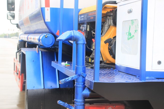 東風新款專底霧炮車高清圖片 東風新款專底霧炮車高清圖片