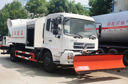 東風(fēng)天錦推鏟灑水車圖片 東風(fēng)天錦推鏟灑水車圖片