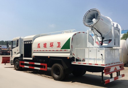 東風(fēng)天錦推鏟灑水車圖片 東風(fēng)天錦推鏟灑水車圖片