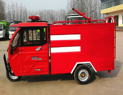 小型灑水車三輪_電動(dòng)三輪消防車_電動(dòng)三輪小型灑水車2