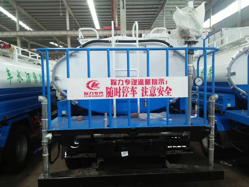 礦底防爆灑水車細節(jié)展示圖片 礦底防爆灑水車細節(jié)展示圖片