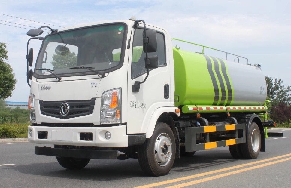 國(guó)六10方東風(fēng)華神T1灑水車圖片 國(guó)六10方東風(fēng)華神T1灑水車圖片