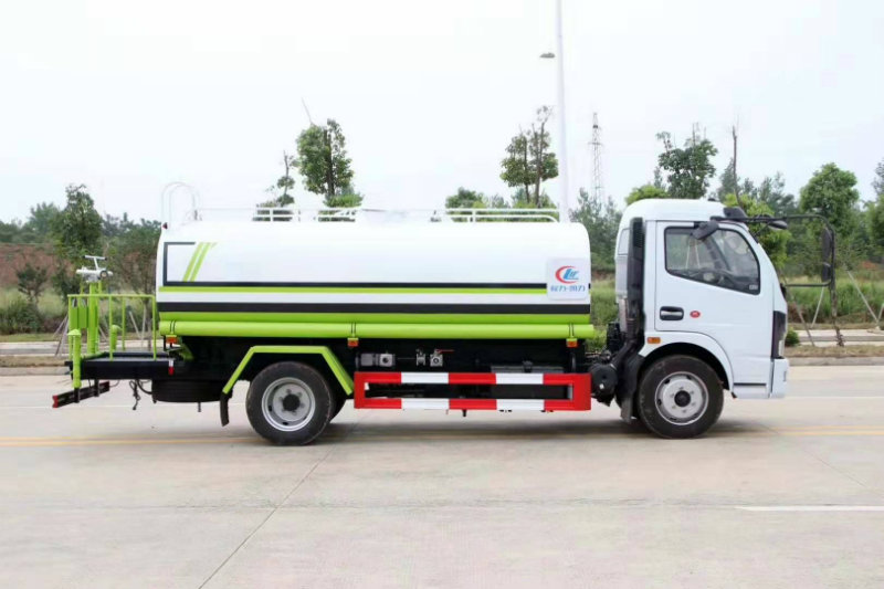 園林綠化噴灑水車圖片 園林綠化噴灑水車圖片