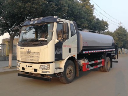 國(guó)六解放J6灑水車圖片 國(guó)六解放J6灑水車圖片
