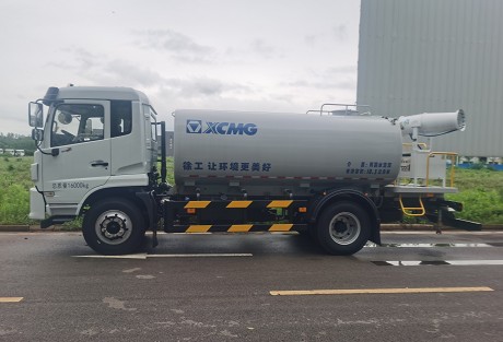 12方東風(fēng)福瑞卡F7灑水車(chē)圖片 12方東風(fēng)福瑞卡F7灑水車(chē)圖片