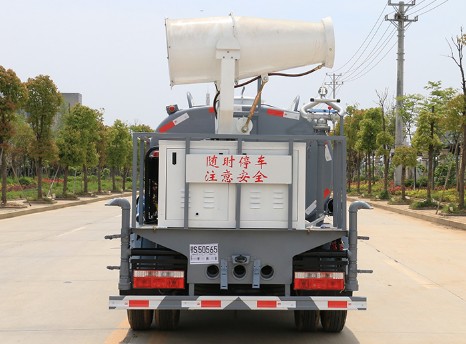 藍牌灑水車噸位及價格_國六4噸東風小福瑞卡藍牌噴霧灑水車廠家價格3