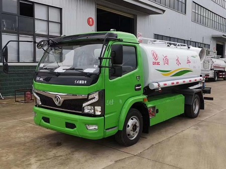 東風(fēng)福瑞卡天然氣7方灑水車圖片 東風(fēng)福瑞卡天然氣7方灑水車圖片