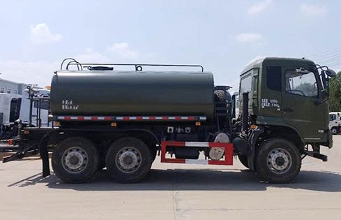 國(guó)六東風(fēng)SCS5165GPSDFV6型六驅(qū)灑水車圖片 國(guó)六東風(fēng)SCS5165GPSDFV6型六驅(qū)灑水車圖片