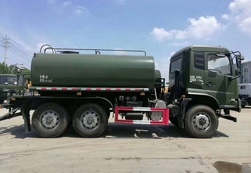 國(guó)六東風(fēng)SCS5165GPSDFV6型六驅(qū)灑水車圖片 國(guó)六東風(fēng)SCS5165GPSDFV6型六驅(qū)灑水車圖片