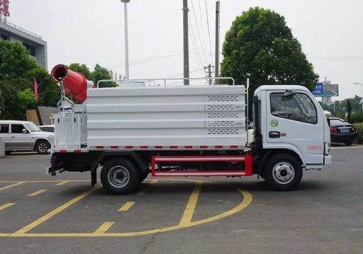 藍(lán)牌5噸灑水車圖片 藍(lán)牌5噸灑水車圖片