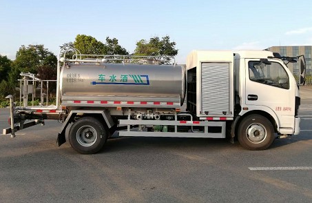 4.5噸東風(fēng)電動(dòng)灑水車 4.5噸東風(fēng)電動(dòng)灑水車