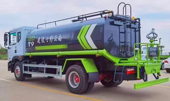 15噸東風(fēng)多利卡D9灑水車 15噸東風(fēng)多利卡D9灑水車