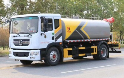 抗旱灑水車圖片 抗旱灑水車圖片