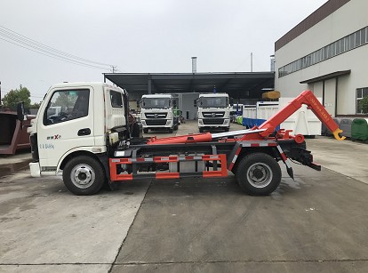 國六飛碟奧馳藍牌勾臂垃圾車圖片 國六飛碟奧馳藍牌勾臂垃圾車圖片