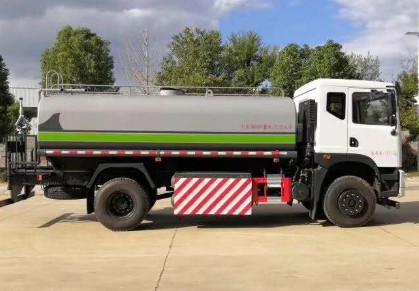 國六東風(fēng)14噸天然氣灑水車圖片 國六東風(fēng)14噸天然氣灑水車圖片