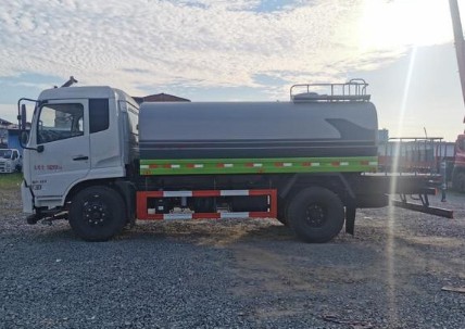 ��(gu��)���|�L(f��ng)���\12����ˮ܇(ch��)�DƬ