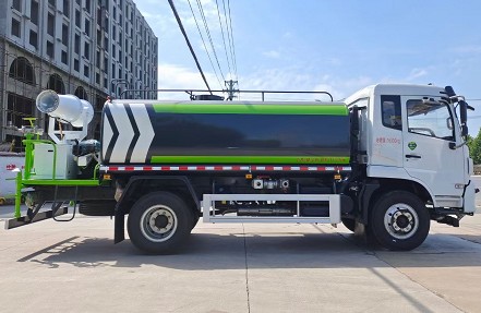 國六東風福瑞卡F9云內170馬力灑水車 國六東風福瑞卡F9云內170馬力灑水車