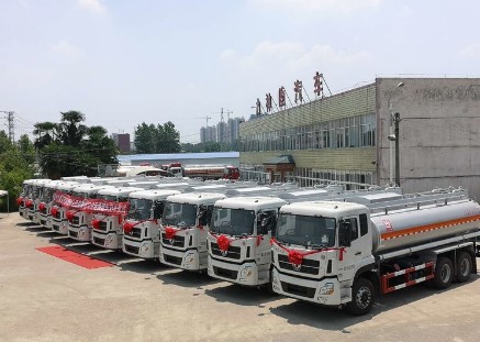 運輸白酒的酒水車 運輸白酒的酒水車