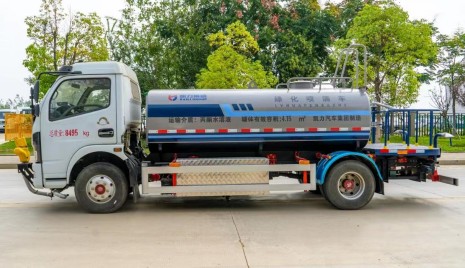 東風多利卡新能源5.4方灑水車 東風多利卡新能源5.4方灑水車