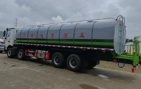 北奔重卡前四后八32方灑水車 北奔重卡前四后八32方灑水車