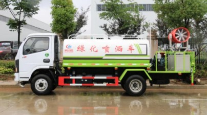 藍(lán)牌灑水車圖片 藍(lán)牌灑水車圖片