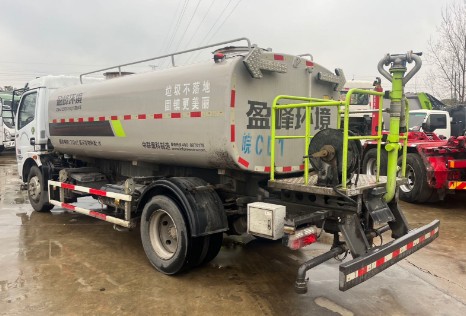 二手東風凱普特10方灑水車_二手中聯重科10方灑水車4