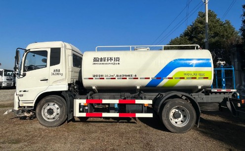 二手東風天錦13方灑水車_二手中聯(lián)重科13方灑水車3