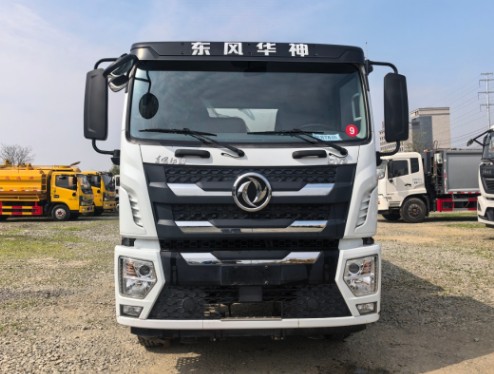 二手東風(fēng)華神13方灑水車_二手徐工13方灑水車2