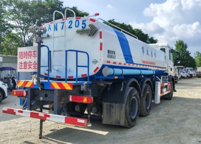 二手重汽豪沃天然氣后雙橋灑水車_二手20方灑水車 二手重汽豪沃天然氣后雙橋灑水車_二手20方灑水車