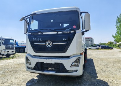 二手東風(fēng)天龍后八輪灑水車_二手20方灑水車2